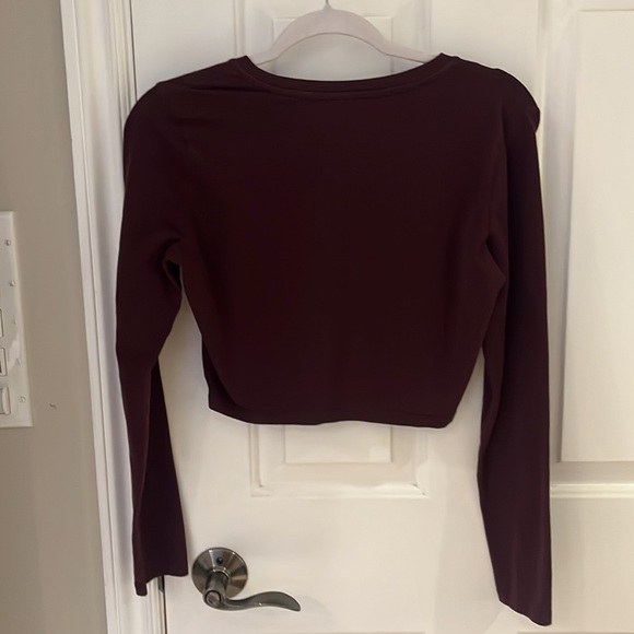 Aritzia tna long sleeve - Picture 3 of 3